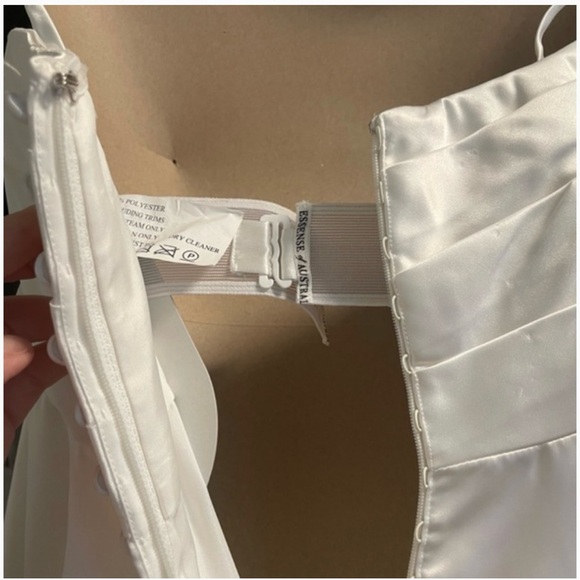 Essense of Australia Wedding Dress (D3794) - Picture 9 of 12